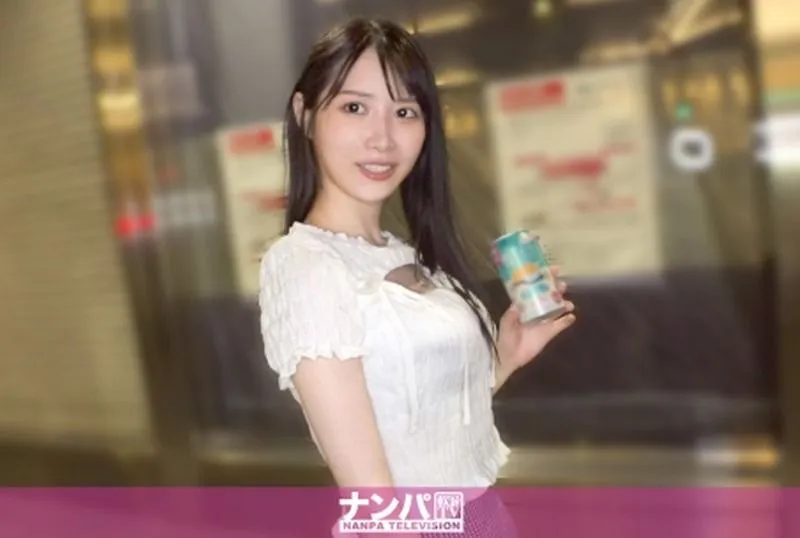 [200GANA-3329] Pretended to lose my phone so a neat dental hygienist would help, then gave her full thanks at a hotel lol Real pick-up, first shoot.