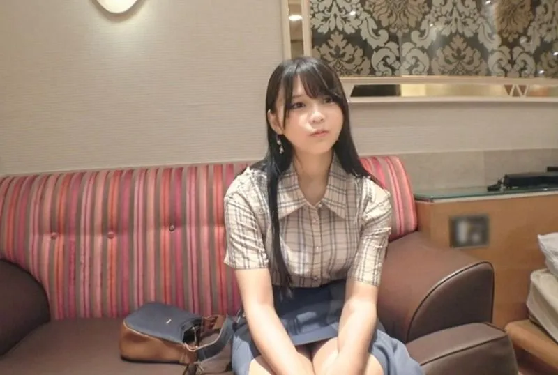 [SIRO-5602] This kind of thing is the most erotic: The plain girl with hidden big breasts. She has an innocent face but moans wildly when penetrated! Her F-cup tits jiggle as she feels it intensely, an overwhelmingly impressive sight! [First shoot] Applied for AV online → AV experience filming 2495