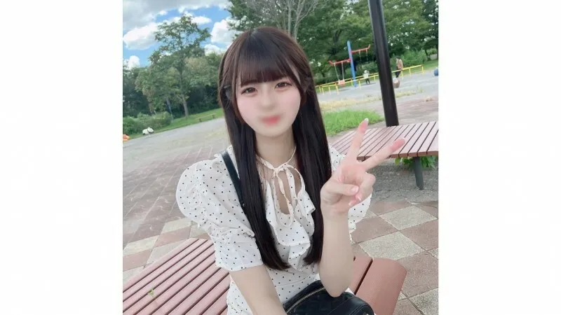 FC2-PPV-4568356 First time filming and showing her face! Limited to 3 days! A fair-skinned female college student with little experience with men, modest and simple! A 19-year-old immature body climaxes while repeatedly showing pure reactions, and cr...