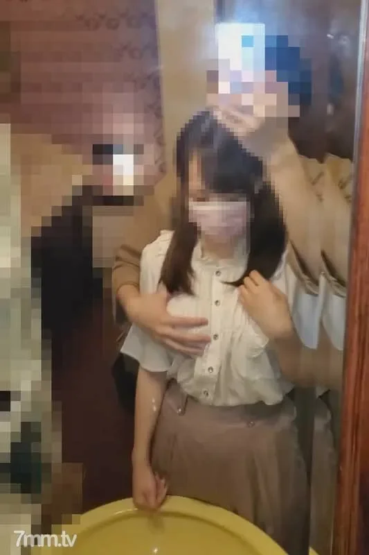 FC2-PPV-2048050 [Uncensored] Sleeping back cowgirl continuous creampie to a girl with a fluffy F cup big butt