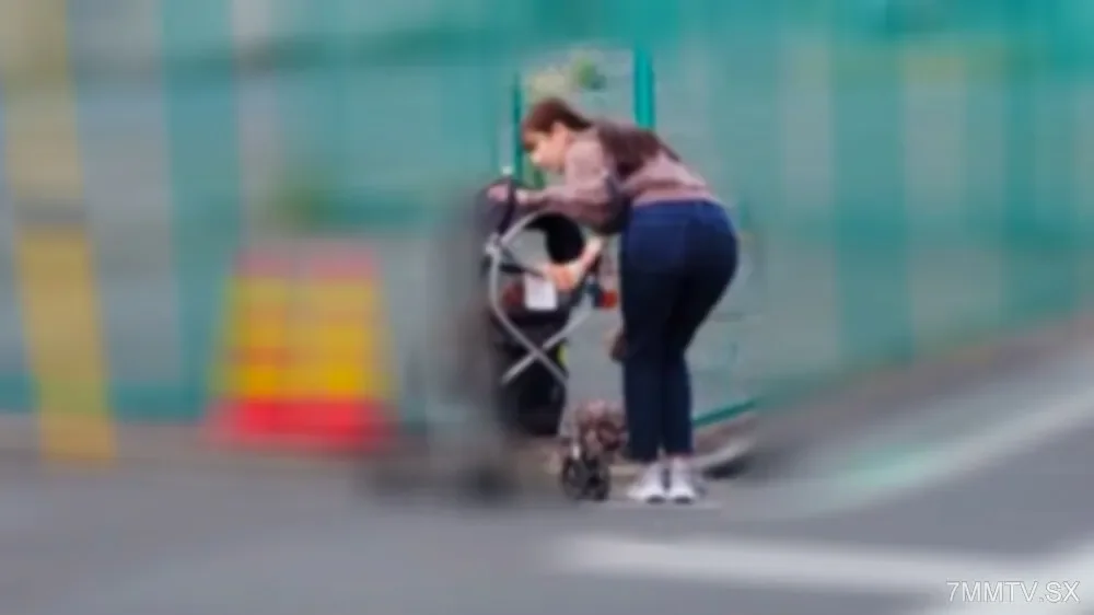 FC2-PPV-4224424 Personal  An old woman with a beautiful buttocks and an idol. As soon as I thought of it, I thought of it as a fart, and I didn't come and redeem it. Redemption from limited edition production.