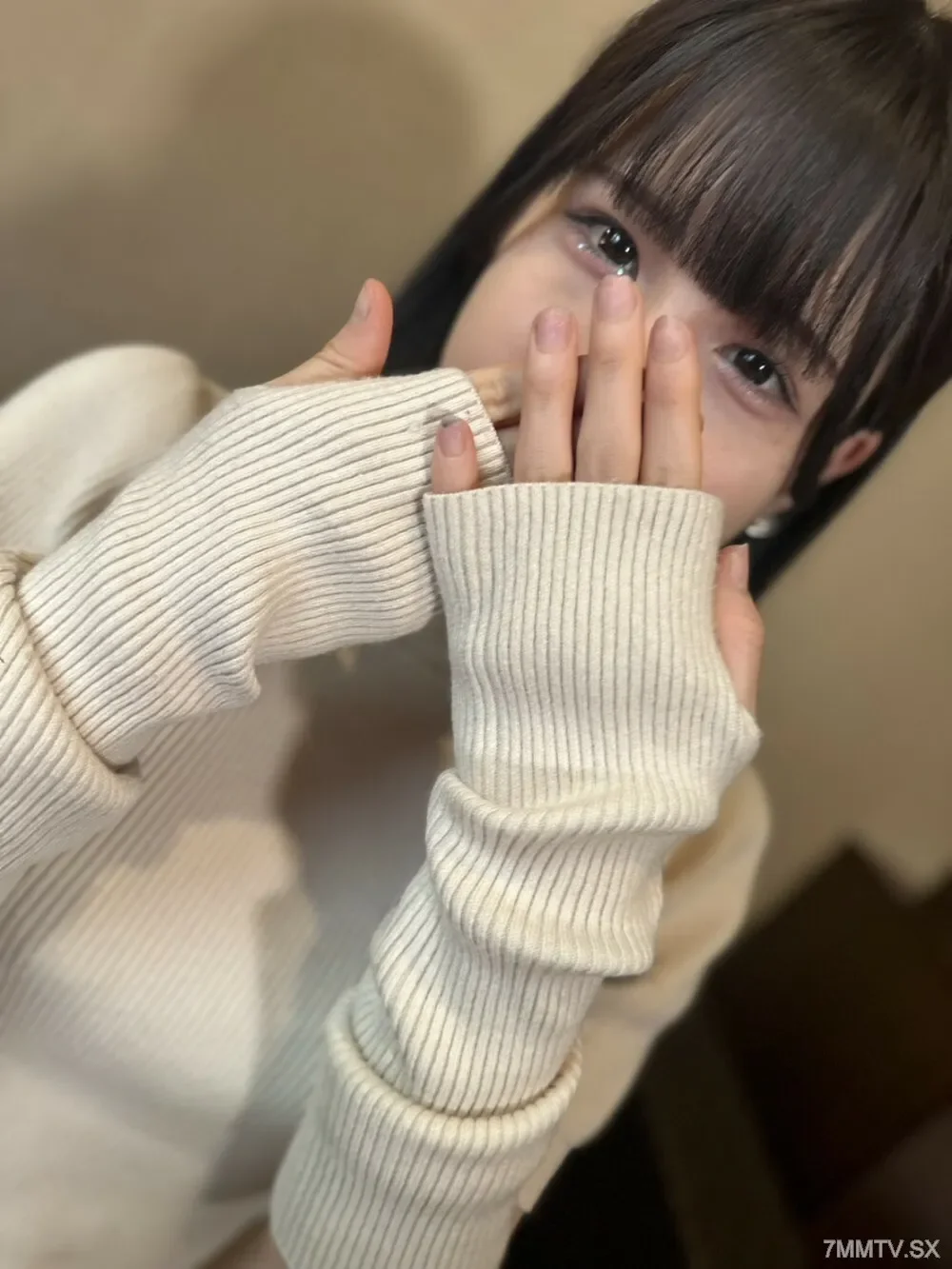 FC2-PPV-3212073 [Uncensored] Alisa who just graduated from school, half and super cute.  - I wanted to save money, so I opened the app for the first time in a while and looked for a job.