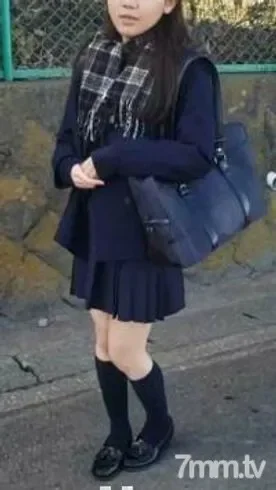 FC2-PPV-2702993 Helping a young lady's school for family circumstances ... 5 works from sexual intercourse at karaoke to hiding behind parents at her house and Gonzo