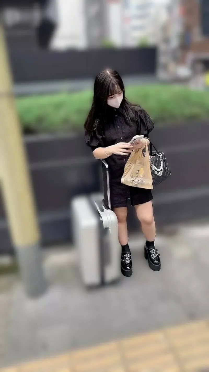 FC2-PPV-4573871 Handjob  I get really excited when I make a half-Japanese beauty with beautiful eyes say dirty words while looking up at me. "Are you going to come...? Please cum all over me♡♡"