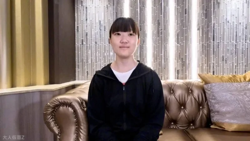 FC2-PPV-4738195 Kokoa  19  After the creampie, she used a speculum to scoop up the semen and put it in her mouth, and when she was teased with toys in a spread-eagle position, she squirted like a whale.