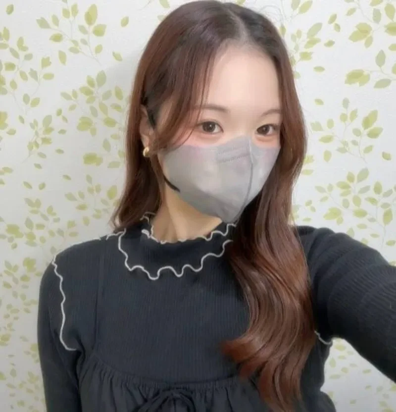 FC2-PPV-4812512 Completely amateur  A shy and super cute 19-year-old college girl with an amazing figure. She's weak to pressure and ends up getting a massive creampie...