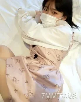 FC2-PPV-2966184 Atama turned 20 this year. Nakadashi hair mushroom small hole, CC marking on the body! ! Feeding material Miaojo, beautiful buttocks and big breasts, after injecting semen, another immediately rises to the feet, sperm flows into the u...