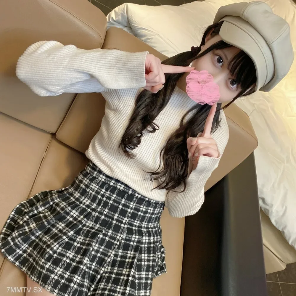 FC2-PPV-3299193 [Good-looking/exposed face] Leaked a video taken for personal use and a liar to a slender convenience store clerk girl who became friends.