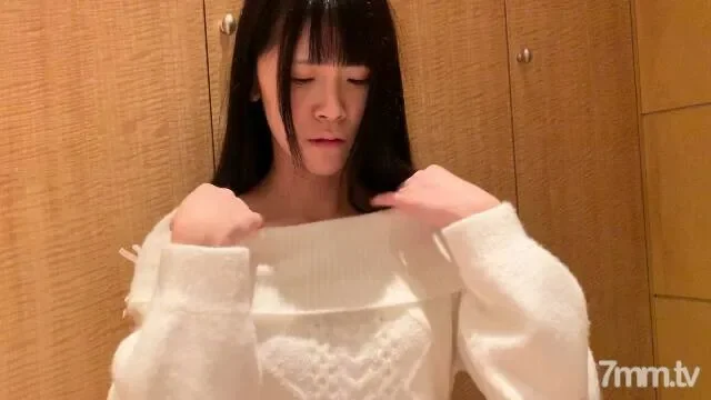 FC2-PPV-975850 fc2-ppv 975850 [Idol-class transparency] 18-year-old SS-class beautiful girl and raw vaginal cum shot [Limited number of sales / limited time]