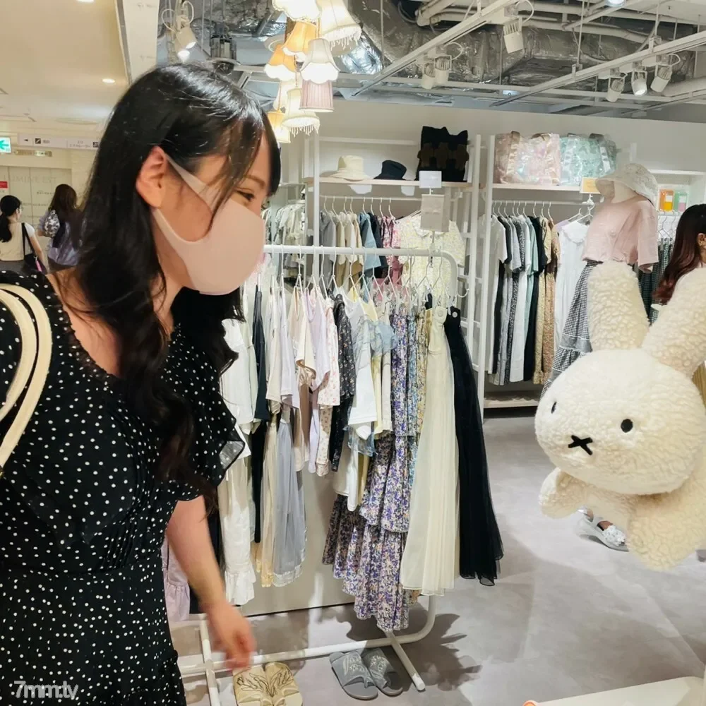 FC2-PPV-1917845 fc2-ppv 1917845 [Fan participation type project 4th] Hinata-chan is an amateur's fingering and it's super lively!  - Raw Saddle SEX [Hinata Challenge]  with a body that trembles