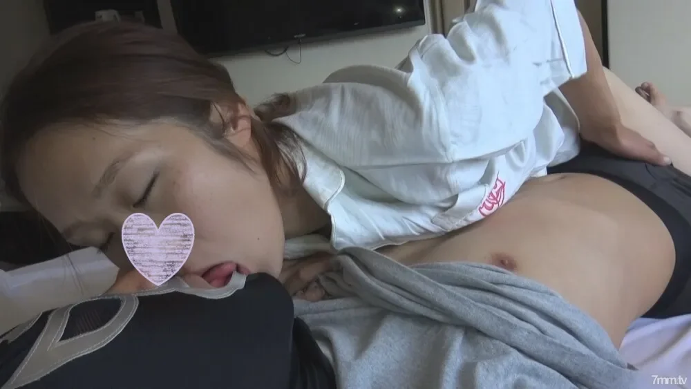 FC2-PPV-1383890 [Personal shooting] A large amount of bareback vaginal cum shot to Mr. Kiyomi, a horny slender slut!