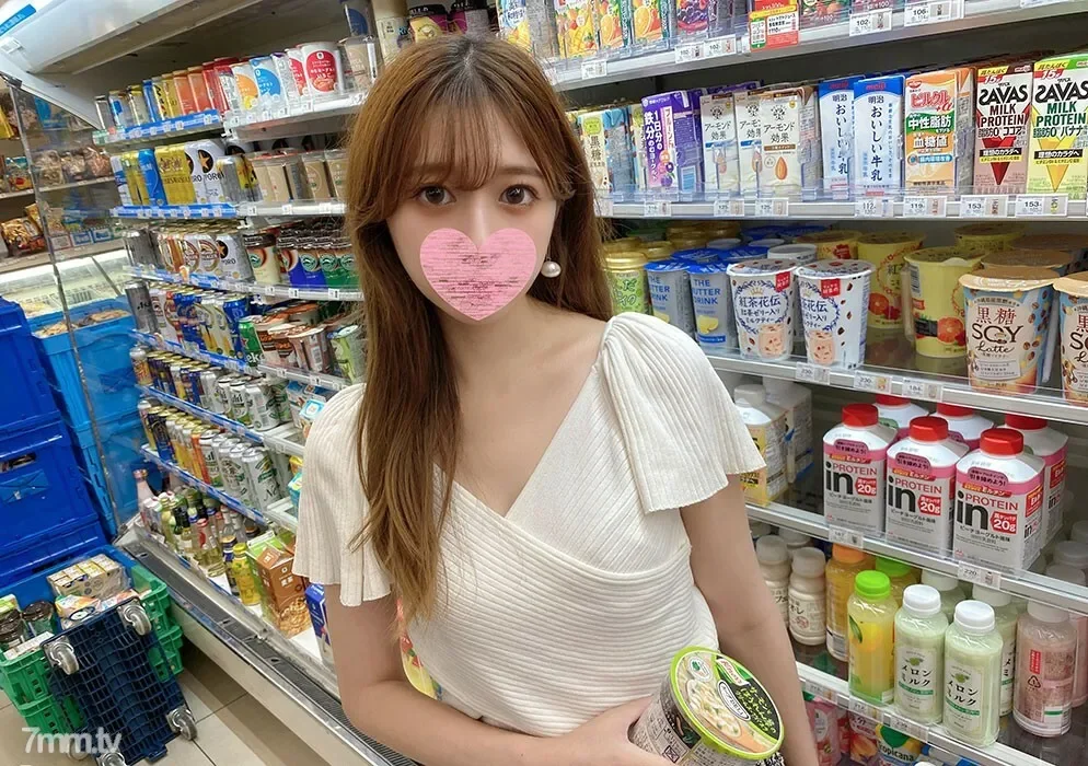 FC2-PPV-3120944 Until 11/7 4480 → 3480 [Orgy / face exposure / 4 works total 120 minutes] Punishment continuous vaginal cum shot for a soft-spoken hostess who can't keep a secret.  - She has a thick sperm on her white body.