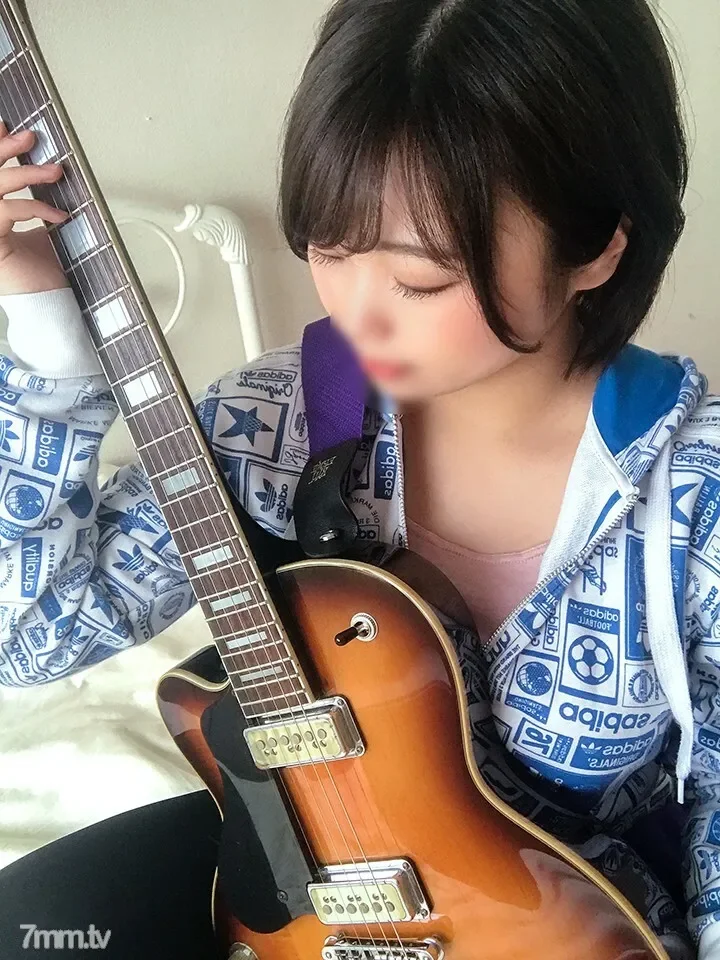 FC2-PPV-2089132 Leaked  Girls band Vocal K  20  Boyish big breasts Diva's private girl's face Creampie Gonzo leaked Personal shooting