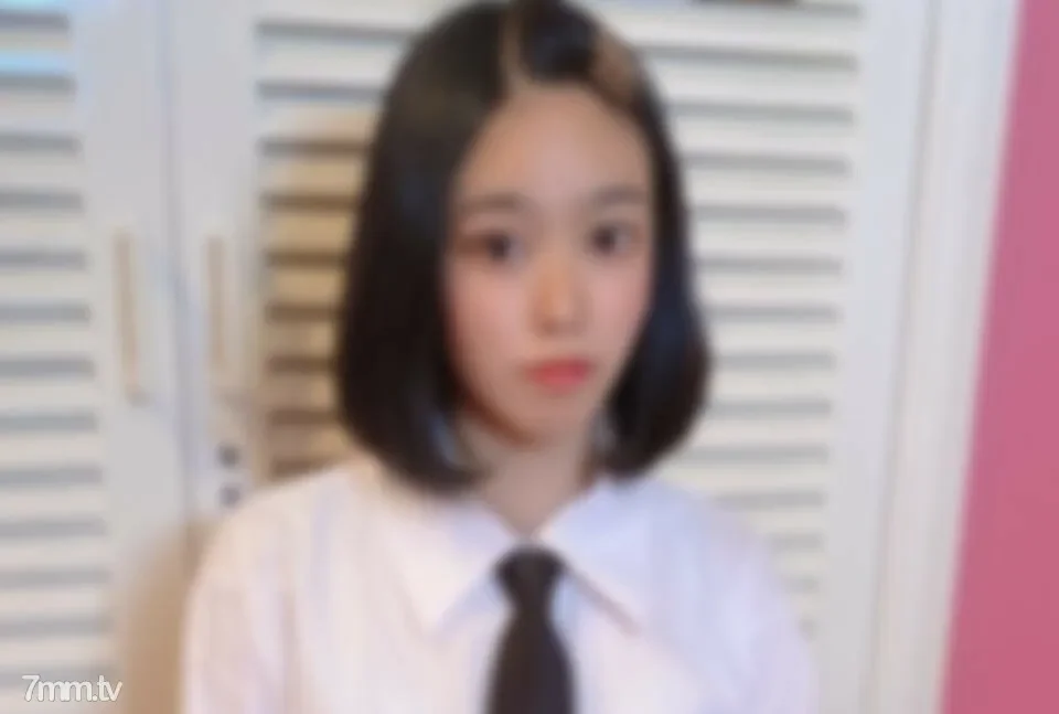 FC2-PPV-2101721 A young girl in her teens who ran away from home and stayed at an internet cafe.  - She tricks the shadowy girl with her words, licks her unfinished body and cums heavily in her immature pussy.