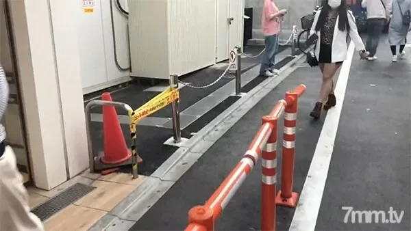 FC2-PPV-1818471 fc2-ppv 1818471 [1000 yen off for the first 100 people only] Riho 19 years old (3), raw, facial cumshot "I want to get married because I want to leave the house".  - C Put a tinco on the black hair of the student face.  - Wash a large...