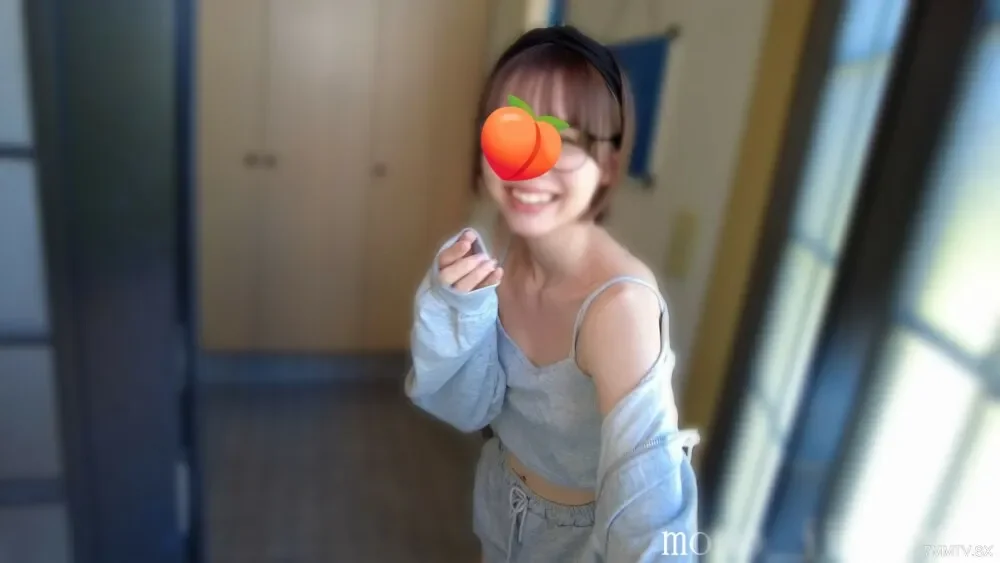 FC2-PPV-4168493 Sleep in peace  25 years old newlyweds visit the Taidai family, the old prince eats, and the hot and spicy peach married woman Shioju Manko. An old woman with peach farts who is about to die