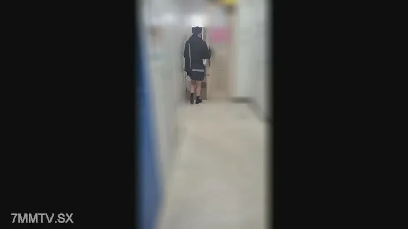 FC2-PPV-3186764 Until 19 [2005 grade] Small animal girl ⑤ After exposure at the adult corner, creampie at the hotel