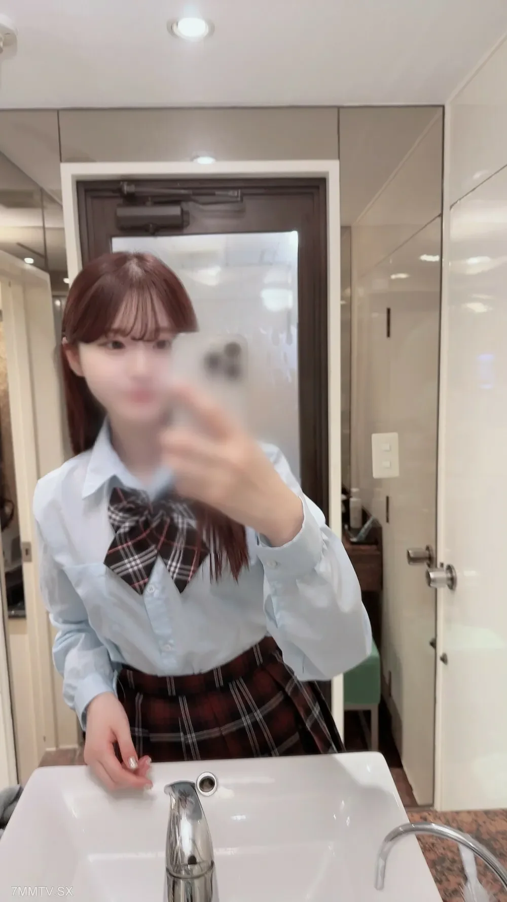 FC2-PPV-4112081 Limited quantity, elegant cloak design song  The birth of a super ordinary talent! **Welcome the first person who came in many years! Previous* Actor Sakamichi J○! I am unable to see my personal circumstances...I am eternally grateful...