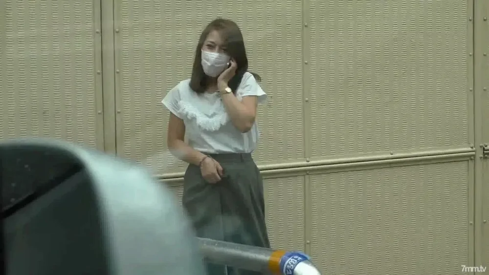 FC2-PPV-1374196 [Appearance/NTR] A beautiful young wife cheating on her husband with perverted play in the middle of the day while her husband is at work, masturbating secretly so as not to be caught outdoors [Individual shooting/Uncensored] Benefits...