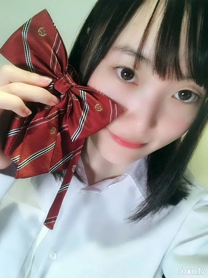 FC2-PPV-1066885 NANAMI-chan, a super slim and lolli-play, has become interested in shooting even though she has only one male experience! Before I knew it, the mask went somewhere! From ~, if you notice that it is naughty at the beginning of 2019, it...