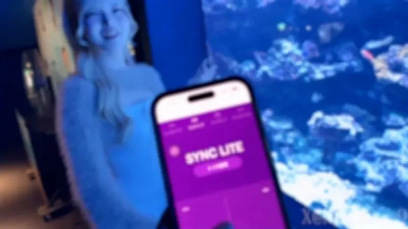 FC2-PPV-4712321 Angel descends  "This is so bad..." A pure and innocent 18-year-old beauty/girl who can't stop convulsing after climaxing too much. She is playd with a remote vibrator at the aquarium, and is half-crying with a dull moaning