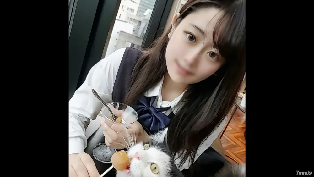 FC2-PPV-2417378 First appearance! !! Limited number! Uncensored  Absolute area of teenagers seen on the platform of the station! Innocent schoolgirl like a kitten is brought into a closed room and vaginal cum shot! !!