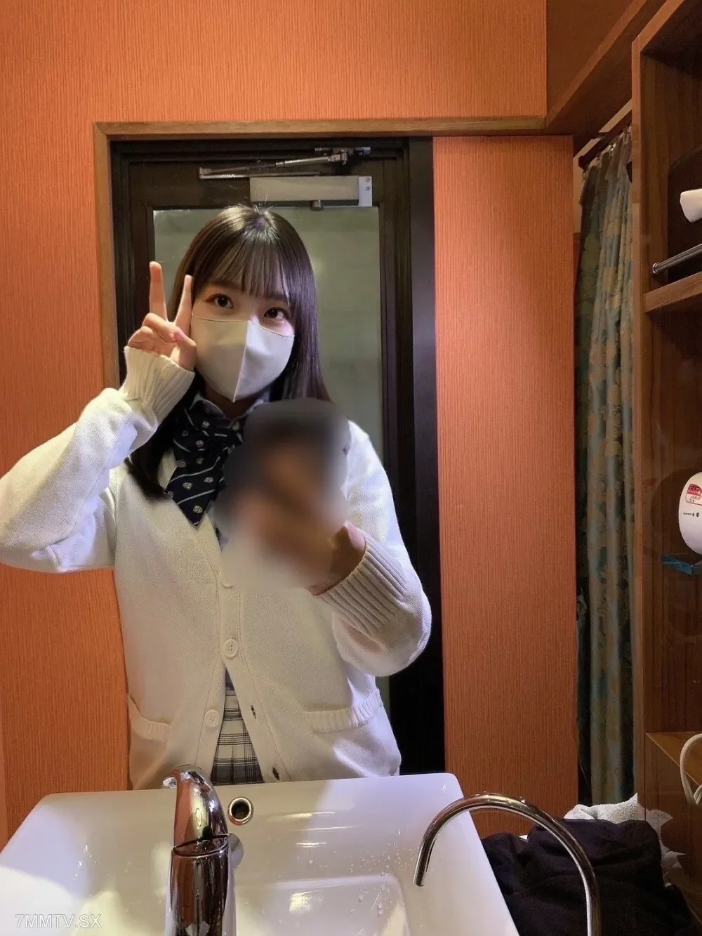 FC2-PPV-3609292 90% OFF! Until the end of the month!  - [Midsummer Summer Sale!  - There is a risk of being frozen, so we recommend purchasing early]**j*o*sqnxj A 1-year-old idol-type explosive beauty, a super-dangerous work with two consecutive shot...