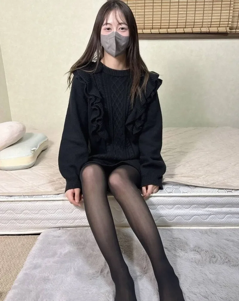 FC2-PPV-4859945 Completely amateur & first time shooting  Experience / very / shallow / innocent and cute 20-year-old beautiful-legged slender college girl ♡ She's really shy and doesn't moan much, but when a dick is inserted...♡