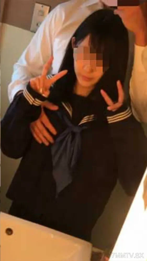 FC2-PPV-4510058 Limited product  I am thinking of going to school as a student. . .