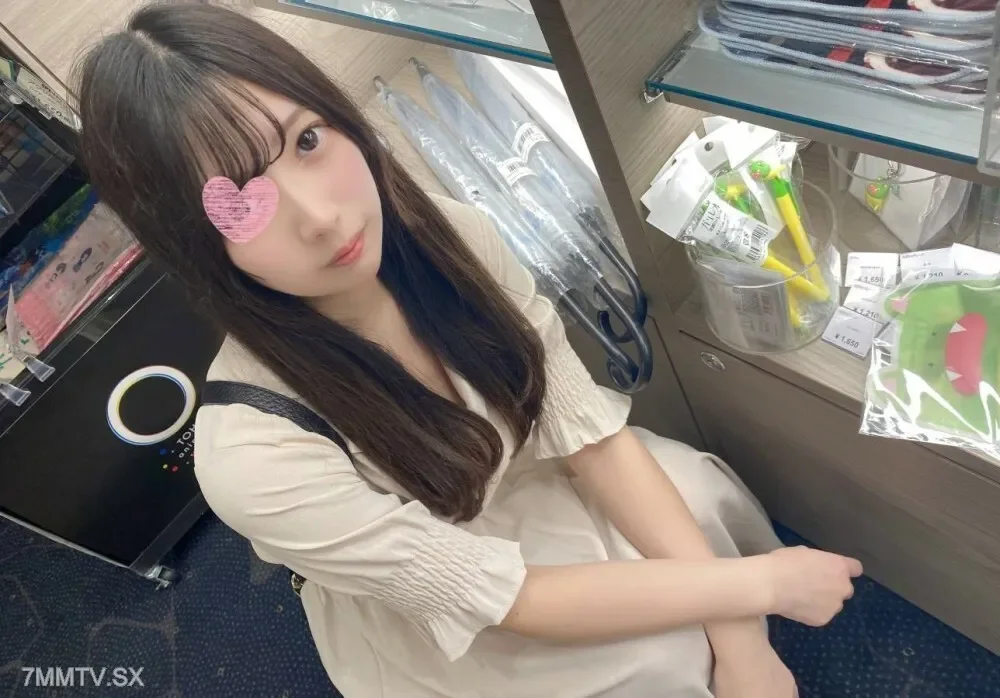 FC2-PPV-3231537 [Exposed face 3980 → 2480] Leaked a video taken by grasping the weakness of a beautiful woman.