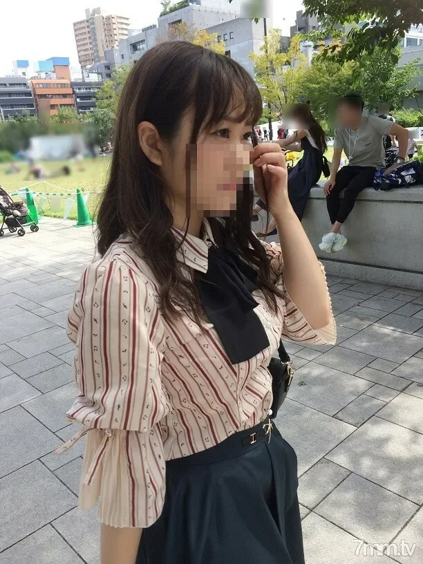 FC2-PPV-1242531 Behind the scenes, photo session  Successful Gothic playta photo session with an 18-year-old G-cup busty idol! A top secret personal photo session that records raw milk, raw pussy, and ahegao in a closed room hotel Limited Edition