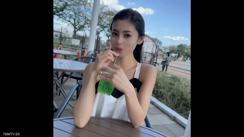 FC2-PPV-3997944 The first round of success! Limited quantity reached! An oriental beauty with four rays of sunlight, living in a sea of ​​passion. Reminiscences of the personal experiences of the former Wagakuni students who left the school... A fore...