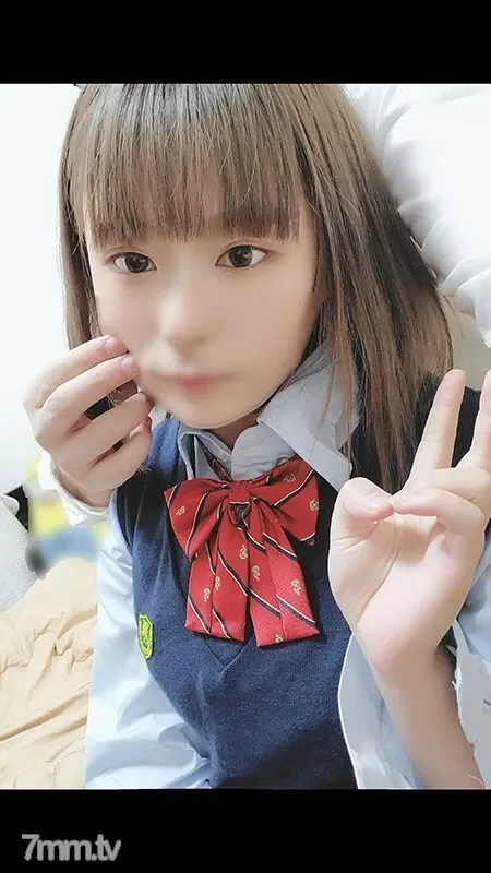 FC2-PPV-1766537 fc2-ppv 1766537 [None] ♯18-year-old friend's sister.  - She is brought into the room and made to look like J ○ and is raw sex.