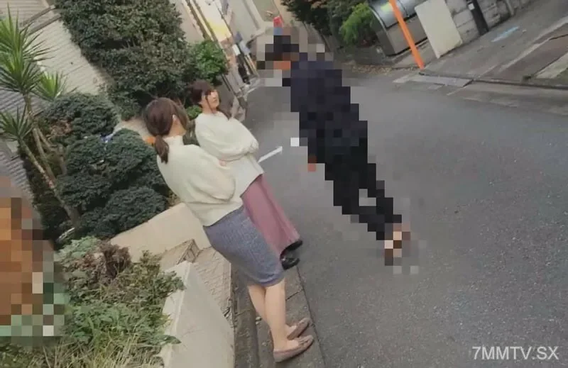 FC2-PPV-3148788 [Individual] Scum man easily offers not only his sister but also his relatives.  - The mature woman's body was smooth for her age, and her skin was white and beautiful just like her sister's.