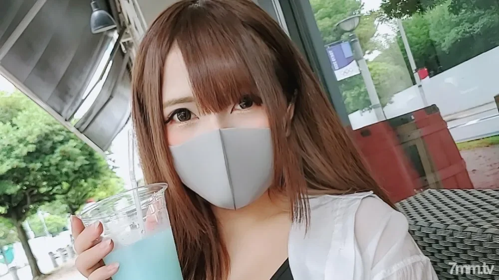 FC2-PPV-2329157 First shot! !! Limited number! Uncensored  Call a signboard gal who works in a popular kitchen car in the streets in Tokyo and cum inside twice! !!  Feature film