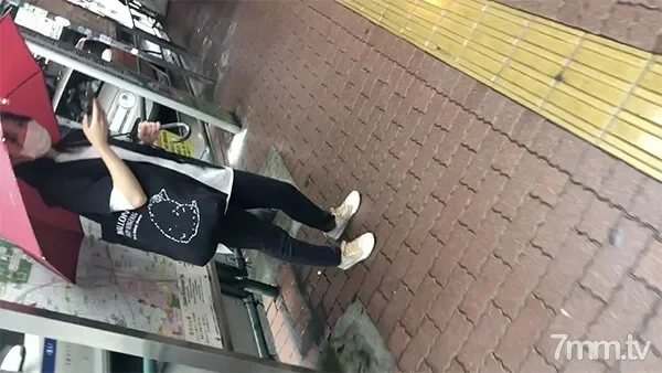 FC2-PPV-2020517 Yu's 18-year-old raw facial cumshot. Summer glitter! Facials twice on a black-haired sober Kawa club girl! The swimsuit shines! A masterpiece that pours yellow into Ma ● Ko! Absolute amateur of Machida foot soil, B-side collection