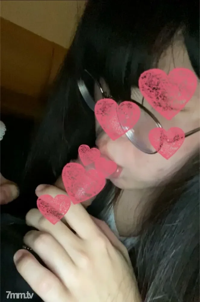 FC2-PPV-1229515 Personal shooting  Blow & Gonzo with neat glasses JD at karaoke