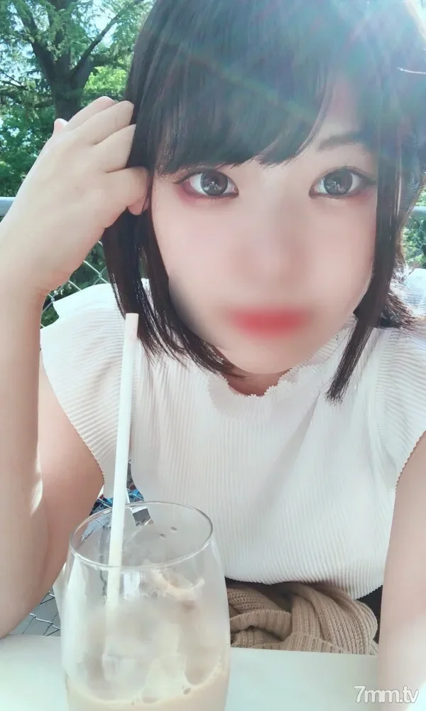 FC2-PPV-1403603 fc2-ppv 1403603 [Oyaji's first Gonzo challenge] A 20-year-old daddy active girl who broke up with her boyfriend and responded to Gonzo.