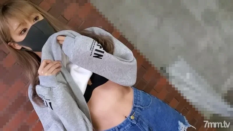 FC2-PPV-1842639 Weekend only Uncensored  Blow in the toilet of a delicate gal and a multi-tenant building ・ Continuous vaginal cum shot at the hotel