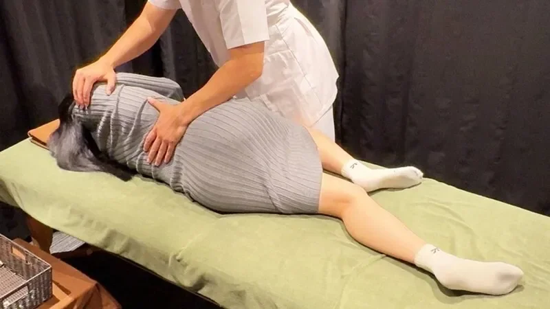 FC2-PPV-4802772 **Loss: A beautiful, innocent girl is in a daze after her first orgasm. She is played to insert her penis into the vagina. It's her first time experiencing the pleasure of it all, and she climaxes with a cry of joy.