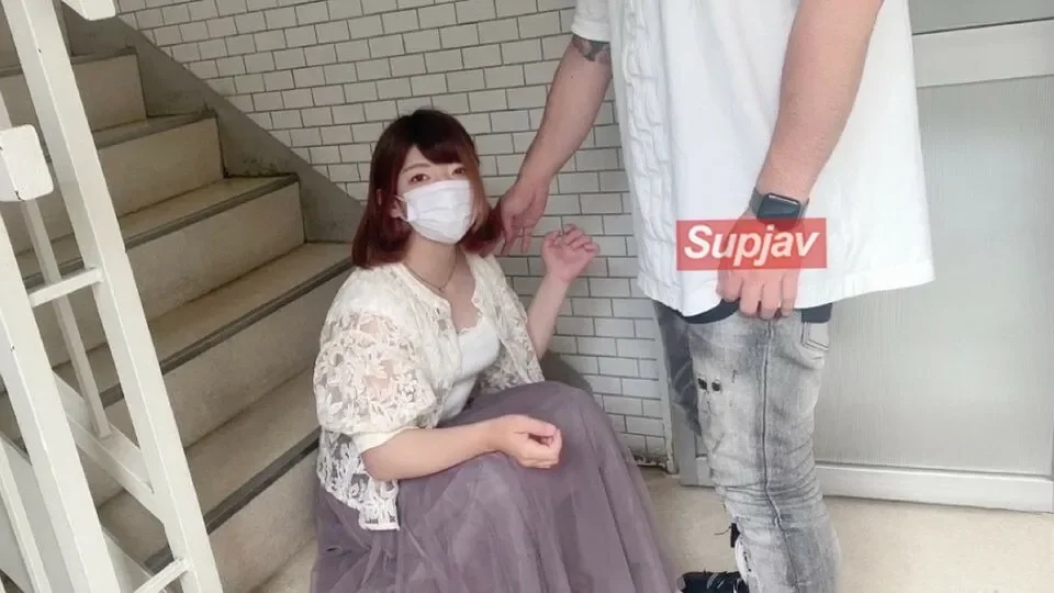 FC2-PPV-3073318 I persistently told my colleague's wife "Just a blowjob" and made her give me a blowjob, then I played her to take off her pants and put it in lol Yes