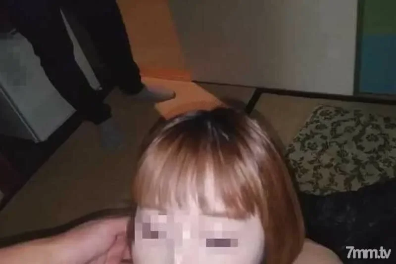 FC2-PPV-1662044 [Individual shooting] A housewife with a gambling addiction is held down by two men and is vaginal cum shot with a stranger's stick.