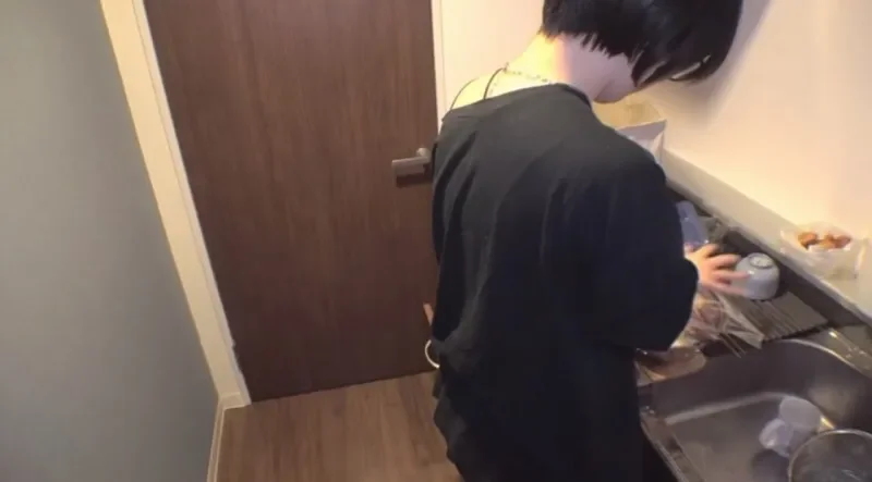 FC2-PPV-4842726 Sorry, Boyfriend  When I went to visit my boyfriend at home, he was making lunch for me, so I interrupted him and got the urge to do it, so I did it right there.