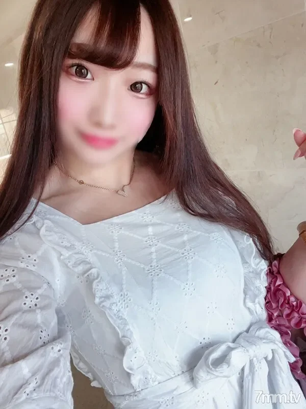 FC2-PPV-2067879 Complete appearance ★ Fair-skinned neat 18-year-old active female ○ student! A metamorphosis eros hidden by a teenage ordinary girl who gets wet just by looking at the dick! Dangerous Nissei Saddle with no sexual knowledge because it ...