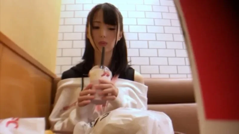 FC2-PPV-4793671 The cutest 18-year-old college student ever. She climaxes with a squirting mess of love juice, but is so enraged by the creampie that she's in a daze.