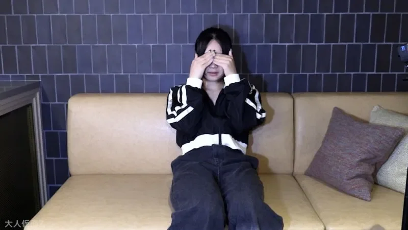 FC2-PPV-4777960 First amateur shoot  Sakura  18  A cute amateur who has never even had a blowjob. She opens her mouth and drinks the saliva of a middle-aged man. Her vagina is filmed and she gets her first creampie. Her anus is also cute, so I penetr...