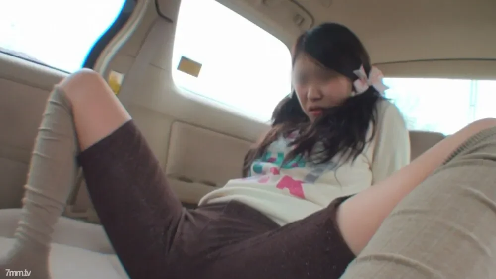 FC2-PPV-1158790 Uncensored  I went to a fireworks festival with my girlfriend and on the way back, I dressed her up in a parking area and enjoyed sex in the car outdoors