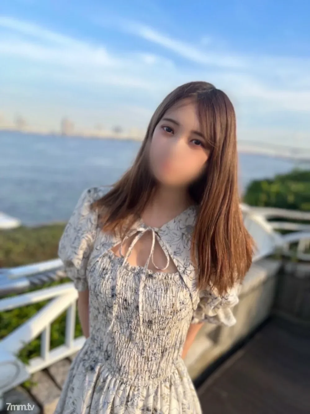 FC2-PPV-3091929 Transcendence ☆ Squirting  Complete appearance  An adult day of a 19-year-old neat female college student who remains young. A large amount of squirting of hairy sensitive pussy can't stop.