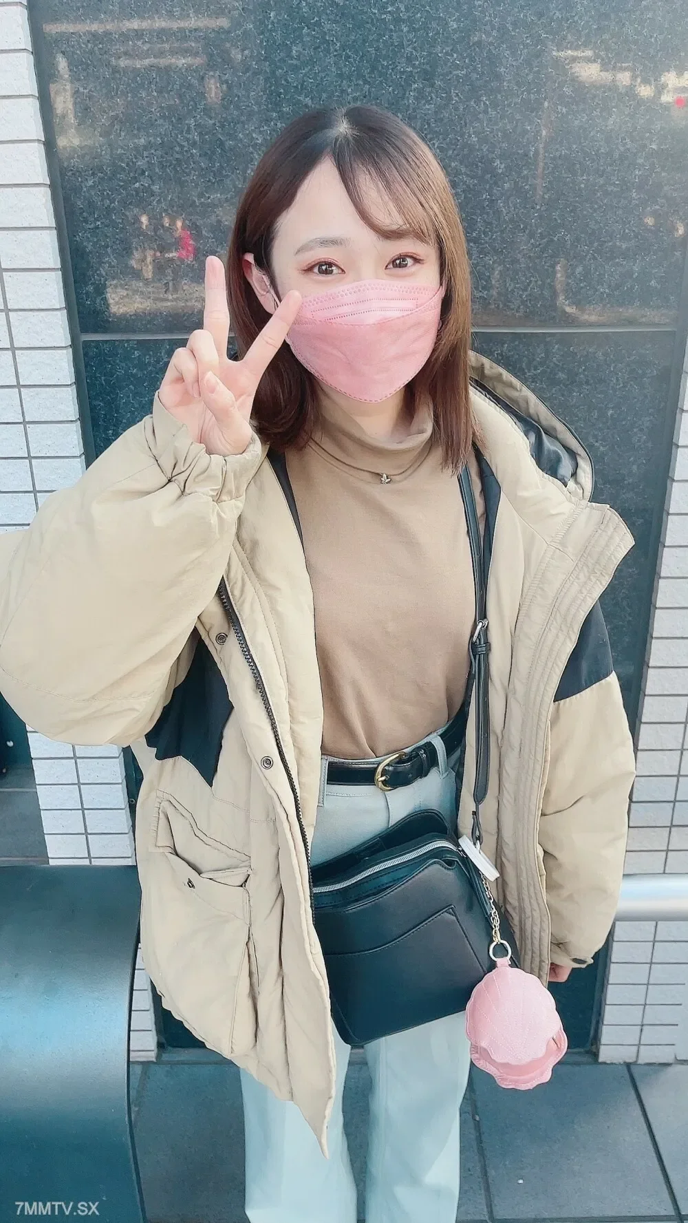 FC2-PPV-3195247 First shot!  - !  - It was supposed to be a car blowjob with an amateur beauty, but I inserted it!  - !  - I will insert it from a car blowjob into a cute face and a body line that is too erotic.  - appearance, bareback, creampie