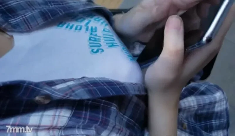 FC2-PPV-3135774 Individual  Busty young wife living in one room makes full use of the app and repays with sex work